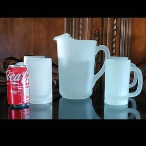 (5) Pieces Satin Glass Pitcher & 4 🍺 Mugs